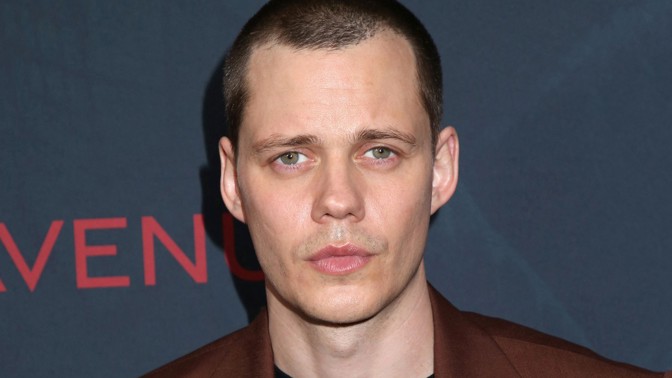 Uhrančivý herec Bill Skarsgård se chtěl vymanit ze slavného rodu: Vzorem mu byla maminka lékařka 