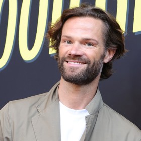 Herec Jared Padalecki si zahrál například v Lovcích duchů nebo Gilmorových děvčatech, objevil se ale také v Domu voskových figurín.