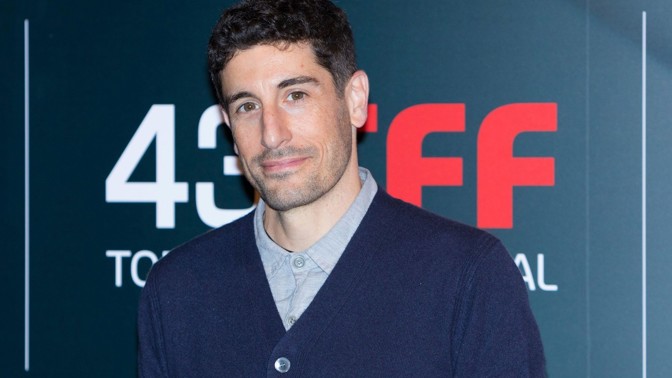 Jason Biggs z Prciček: V 19 letech se proslavil a propadl závislostem, teď už téměř 10 let abstinuje