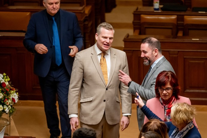 Filip Turek a Igor Červený ve sněmovně.