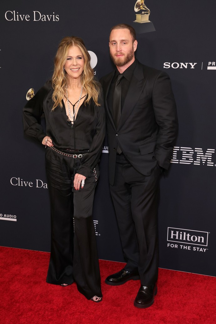 Na jedné z akcí souvisejících s předáváním cen Grammy se v neděli objevila Rita Wilson v doprovodu syna Cheta Hankse. Od něj má zatím jedinou biologickou vnučku Michaiah.
