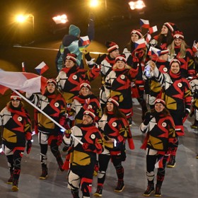 David Pastrňák vedl coby vlajkonoš českou výpravu v Milánu. 