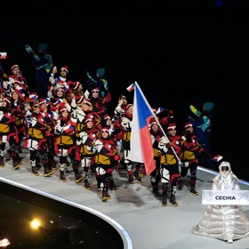 Česká reprezentace během zahajovacího ceremoniálu v San Siru. 