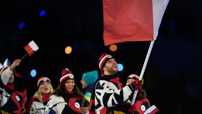 FOTO: David Pastrňák coby vlajkonoš na zahájení olympiády v Itálii.