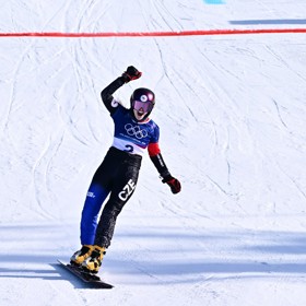 Zuzana Maděrová se raduje z olympijského zlata.