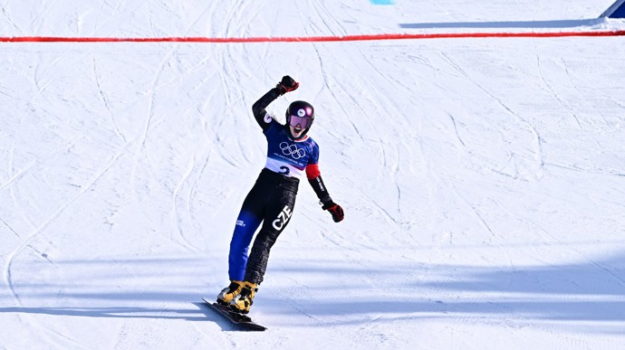 Zuzana Maděrová se raduje z olympijského zlata.