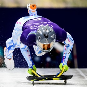 Vladyslav Heraskevyč nesmí helmu používat.