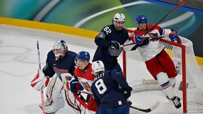 FOTO: Čeští hokejisté si po úvodním kanadském debaklu spravili chuť, výhra 6:3 nad Francií se ale rodila velmi těžce.