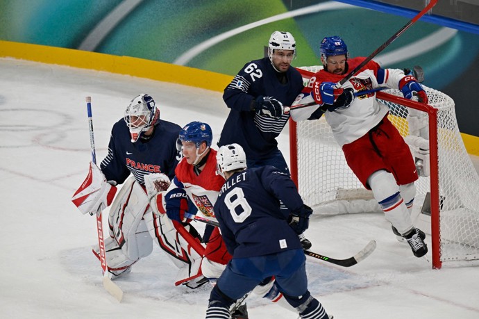 Čeští hokejisté si po úvodním kanadském debaklu spravili chuť, výhra 6:3 nad Francií se ale rodila velmi těžce.