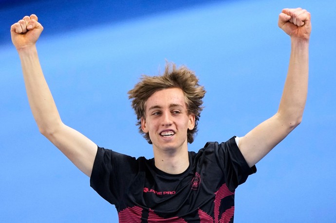 Metoděj Jílek radostí bez sebe. 