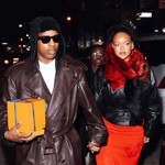 Rihanna přijela na newyorský týden módy podpořit premiérovou přehlídku značky svého partnera ASAP Rockyho (na snímku).