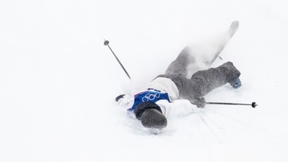 FOTO: Elias Lajunen během pádu.