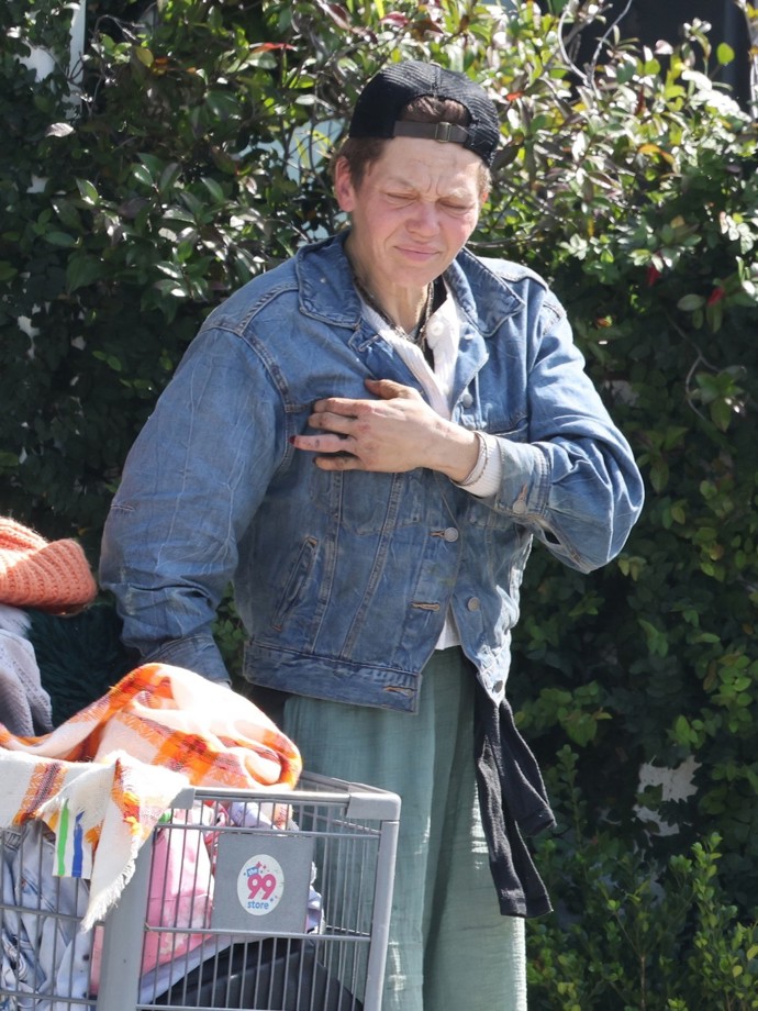 Bývalá modelka Loni Willison žije na ulici.