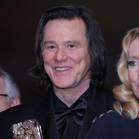 Známý herec určitě prošel úpravou obličeje.