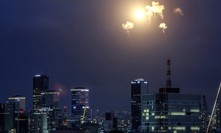 Peklo na Blízkém východě. Íránská odveta zasáhla luxusní hotel v Dubaji, exploze otřásají turistickými centry