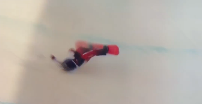 Pád čínské snowboardistky.