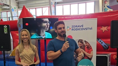 FOTO: Simona Šimková a Michal Šeda mají projekt Zdravé rodičovství.