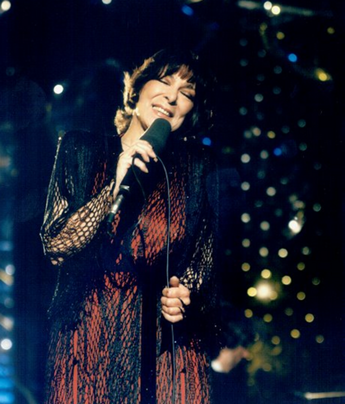 Na sklonku života odmítla jedinou léčbu, která ji mohla zachránit. Zemřela v roce 2021 ve věku 89 let.