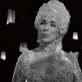 Jejím osudovým mužem se stal režisér Ján Roháč, kterého poznala až poté, co se přesunula do Prahy a působila zde v divadle Rokoko.