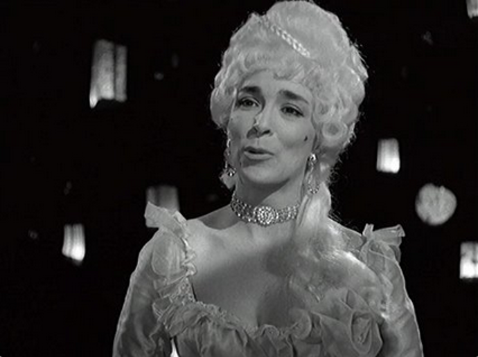 Jejím osudovým mužem se stal režisér Ján Roháč, kterého poznala až poté, co se přesunula do Prahy a působila zde v divadle Rokoko.