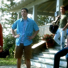 Prci, prci, prcičky 2: Pětice kamarádů má za sebou rok půstu na univerzitě a před sebou prázdniny, které by měli využít k činnosti, jež jim opravdu hodně schází.