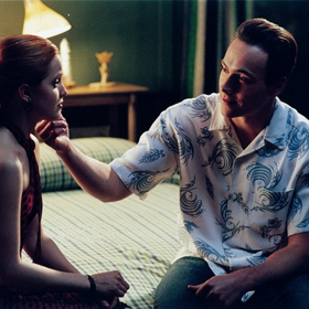 snímek z filmu Prci, prci, prcičky 2 (Mena Suvari, Chris Klein)