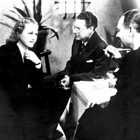 snímek z filmu Těžký život dobrodruha (Adina Mandlová, Ladislav Pešek)