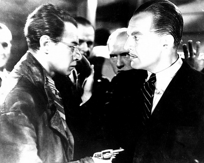 snímek z filmu Těžký život dobrodruha (Ladislav Pešek, Otomar Korbelář)