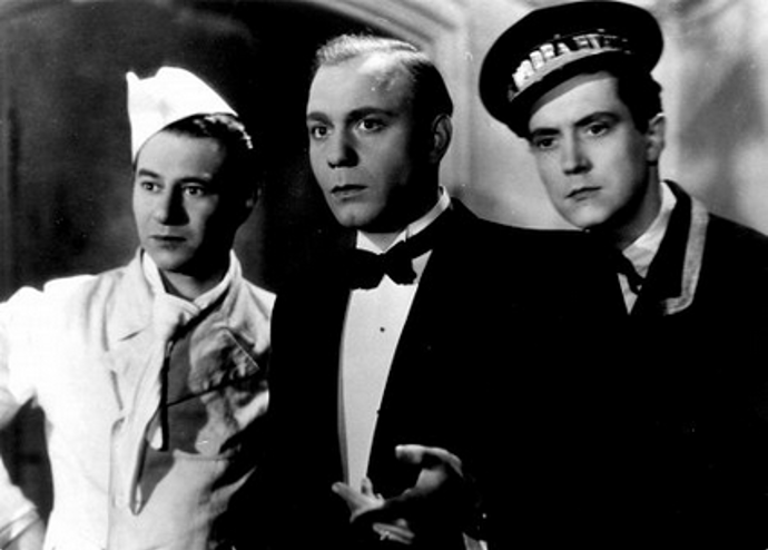 Rád si ze svých kolegů dělal legraci, kolega Miroslav Horníček ho nazval "sopkou". (snímek z filmu Hotel modrá hvězda, Ladislav Pešek, Jan Pivec a Antonín Novotný)