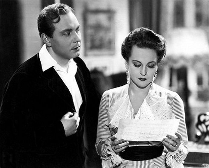 Jan Pivec se dal na herectví kvůli tomu, že nesnášel deskriptivní geometrii (snímek z filmu Muži nestárnou, na snímku Jan Pivec a Zita Kabátová).