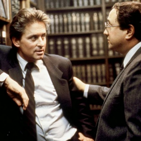 Michael Douglas bojuje ve filmu za svou kariéru i rodinu, které se vinou jeho milostné aféry ocitly v ohrožení.