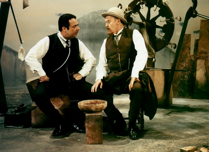 snímek z filmu Doktorská pohádka - Vladimír Menšík a Lubomír Lipský st.