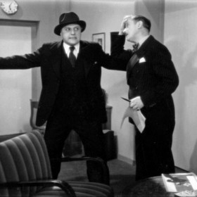 Ať žije nebožtík je crazy komedie o veselých příhodách nenapravitelného flamendra Petra Suka (Hugo Haas).