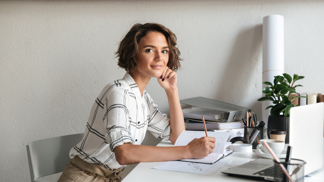 Nora (37): Vyměnila jsem nablýskaný dům za shon v práci. Moc toho nestíhám, ale konečně jsem šťastná