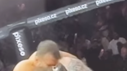 FOTO: Pali Hari pokousal Václava Mikuláška.