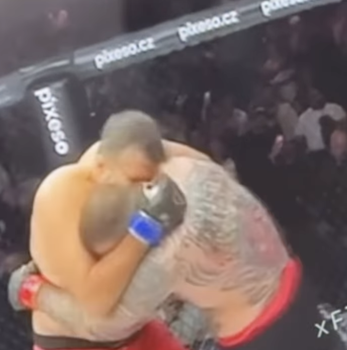 Pali Hari pokousal Václava Mikuláška.