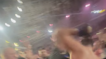 FOTO: Pali Hari na útěku před rozzuřeným davem.