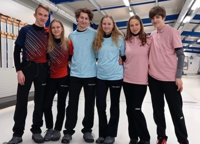 Vít Chabičovský a Julie Zelingrová (vpravo) v roce 2021, kdy se snažili prosadit mezi curlingovou elitu.