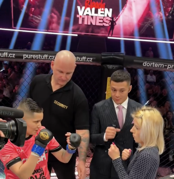 Shopaholicadel na galavečeru Clashe 15.