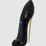 Parfém v nevšedním flakónku ve tvaru tmavě modrého střevíčku od značky Carolina Herrera, Good Girl, vyjde na 1564 Kč za 30 ml.