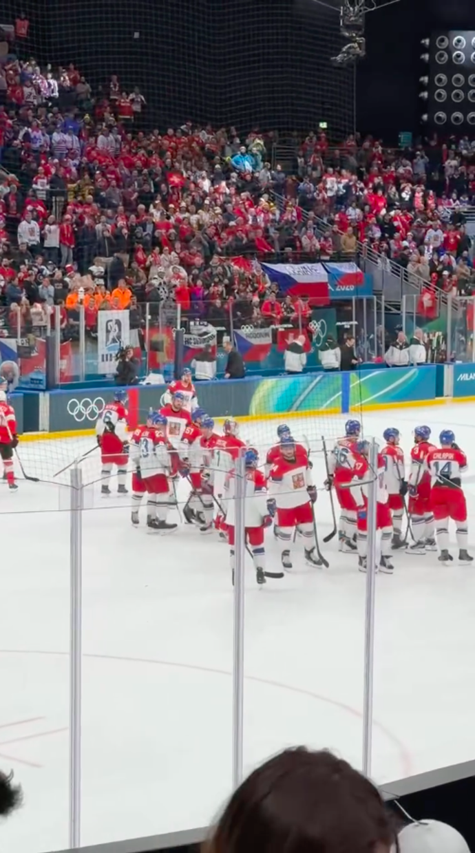 Český tým nakonec se Švýcary prohrál.