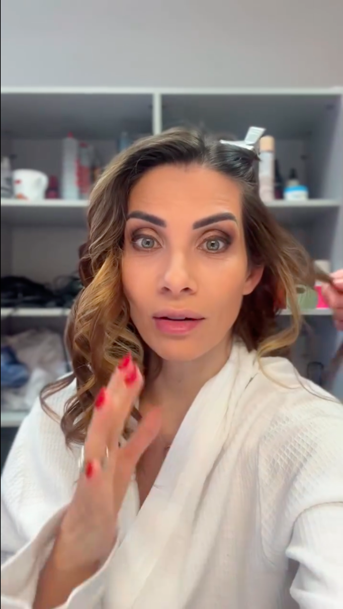 Svých fanoušků se otevřeně ptala, co si o nečekaném rozvodu a spuštění nového dokumentu myslí.