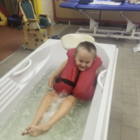 Adámek má těžkou dětskou mozkovou obrnu.