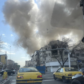 Po celém Teheránu byl vidět hustý kouře nad městem.