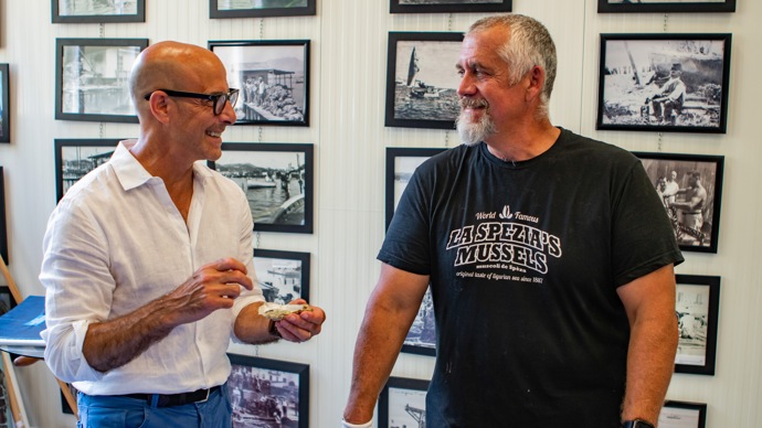 Nezajímá se jen o vaření, ale také o historii, ekonomii a politiku.