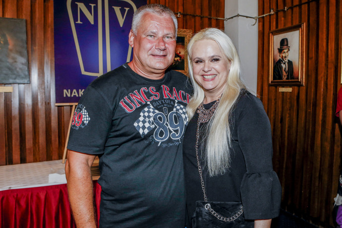 Jiří Kajínek také rád chodí do společnosti na různé projekce a křty. Na snímku s Monikou Binias, tehdy ještě Štikovou.