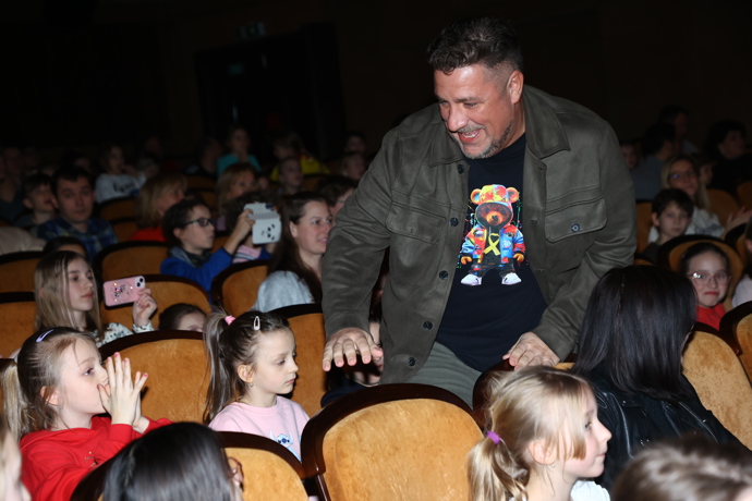 Michal Holán v kině.