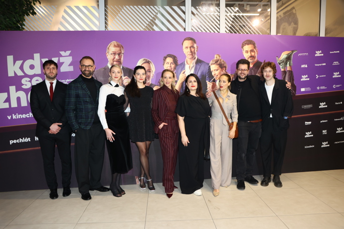 Herecká delegace na premiéře filmu Když se zhasne.