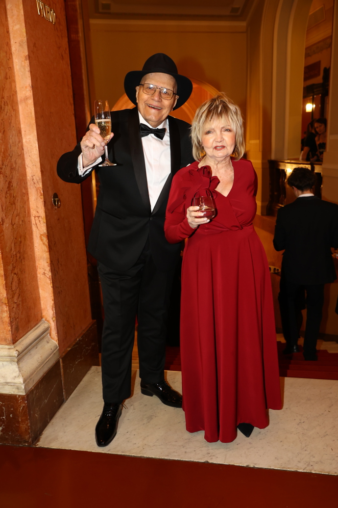 Jan Přeučil dorazil na Česko-Slovenský ples spolu se svou ženou Evou Hruškovou.