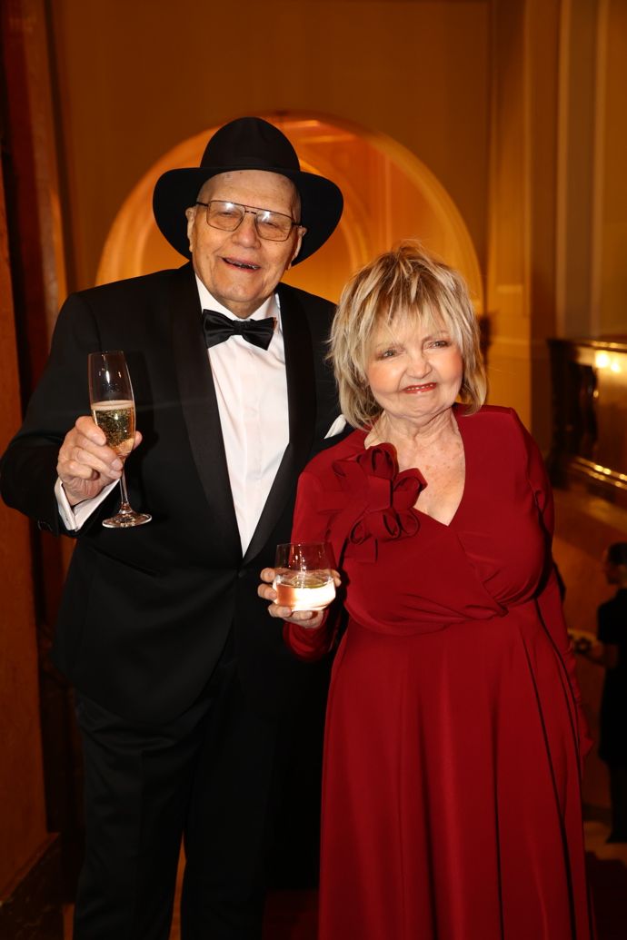 Jan Přeučil dorazil na Česko-Slovenský ples spolu se svou ženou Evou Hruškovou.